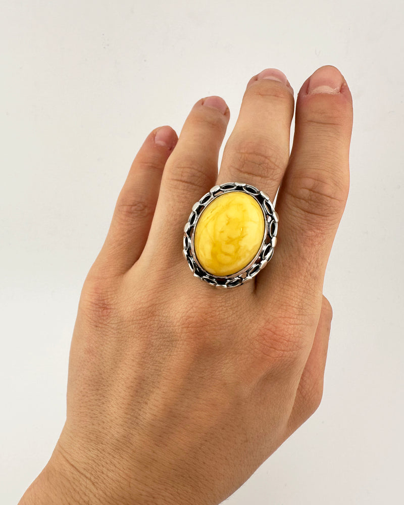 Boho ring – Milky Amber